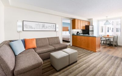Day room at Hyatt HOUSE Fort Lauderdale Airport-South & Cruise Port.