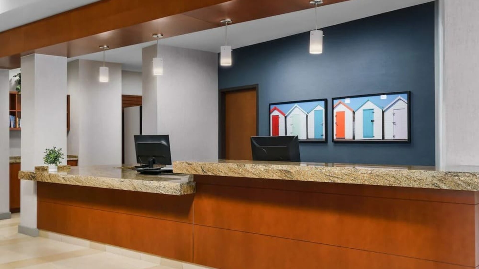 Reception at Hyatt HOUSE Fort Lauderdale Airport-South & Cruise Port.