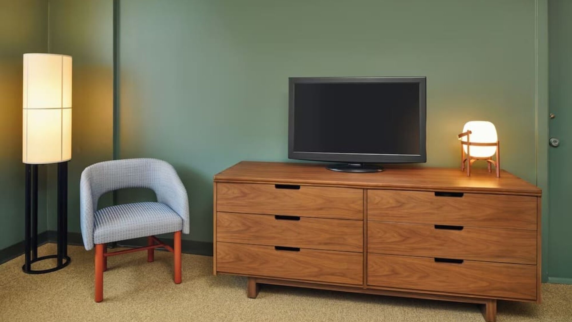 Day room at Pagoda Hotel.