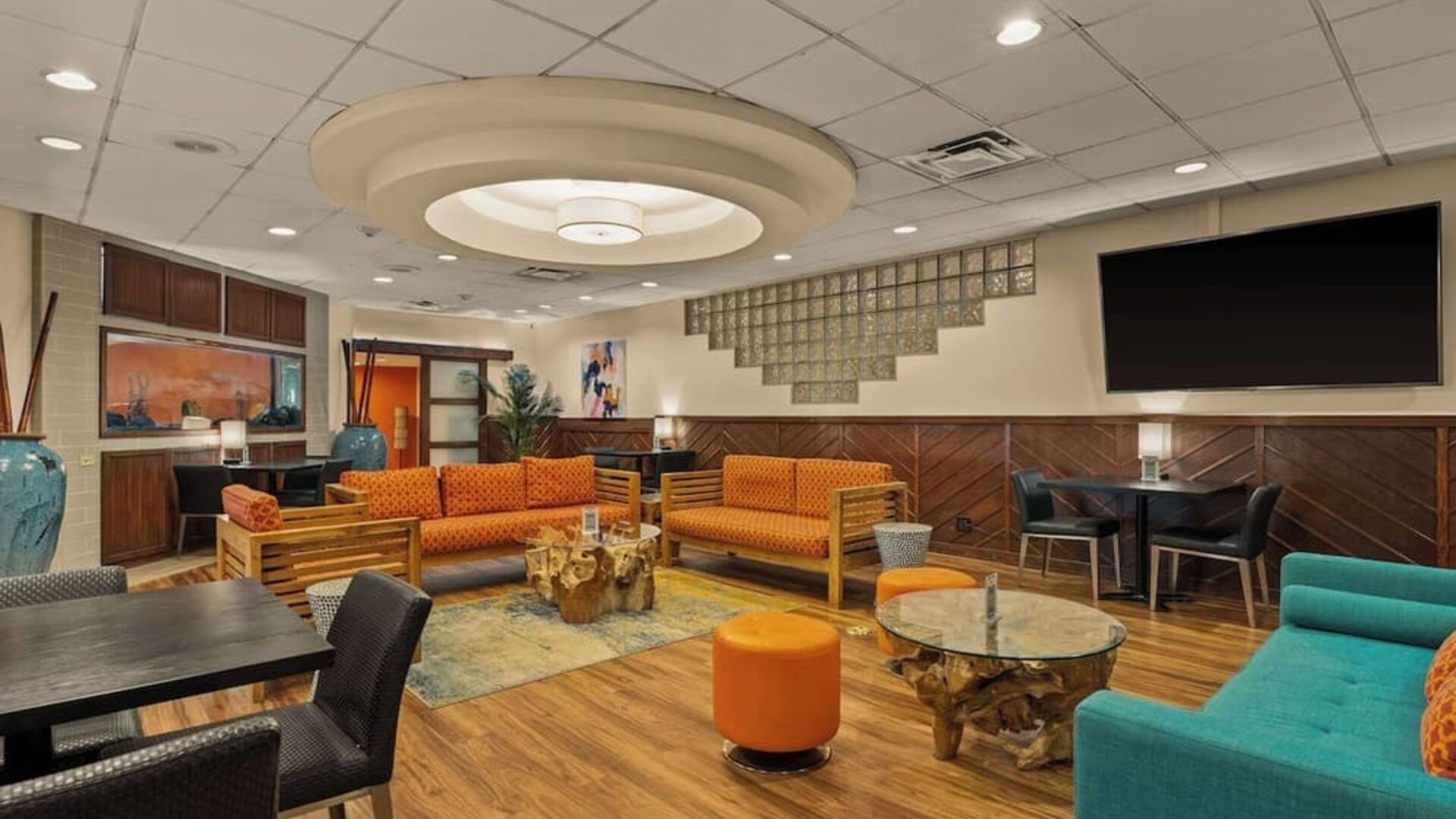 Lobby at Airport Honolulu Hotel, Trademark Collection By Wyndham.