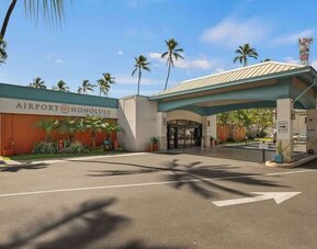 Exterior at Airport Honolulu Hotel, Trademark Collection By Wyndham.