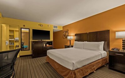 Day room at Best Western The Plaza Hotel Honolulu Airport.