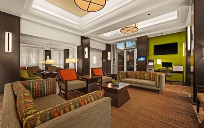 Lobby at Best Western The Plaza Hotel Honolulu Airport.