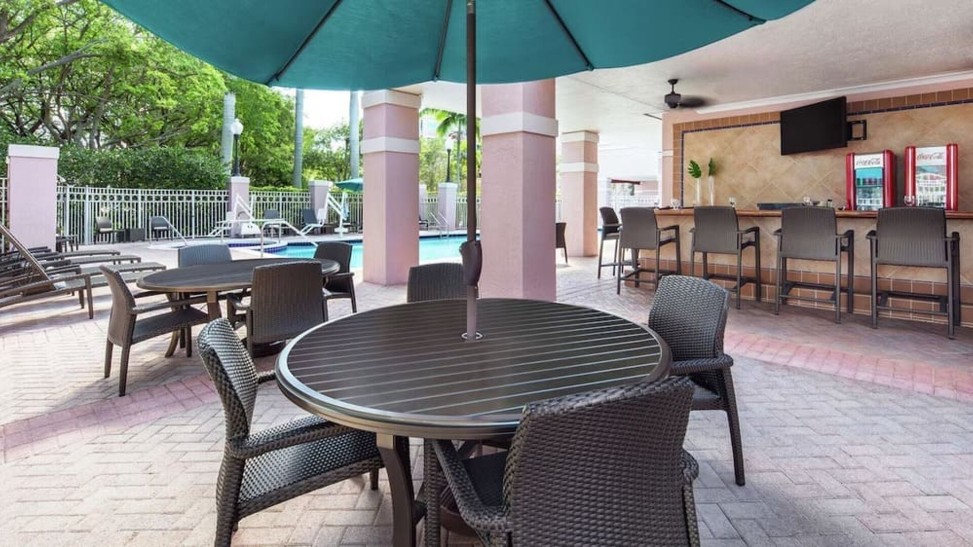 Outdoor dining at DoubleTree By Hilton Sunrise.