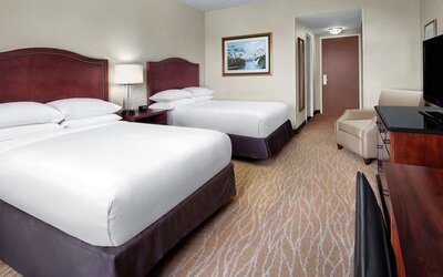 Day room at DoubleTree By Hilton Sunrise.