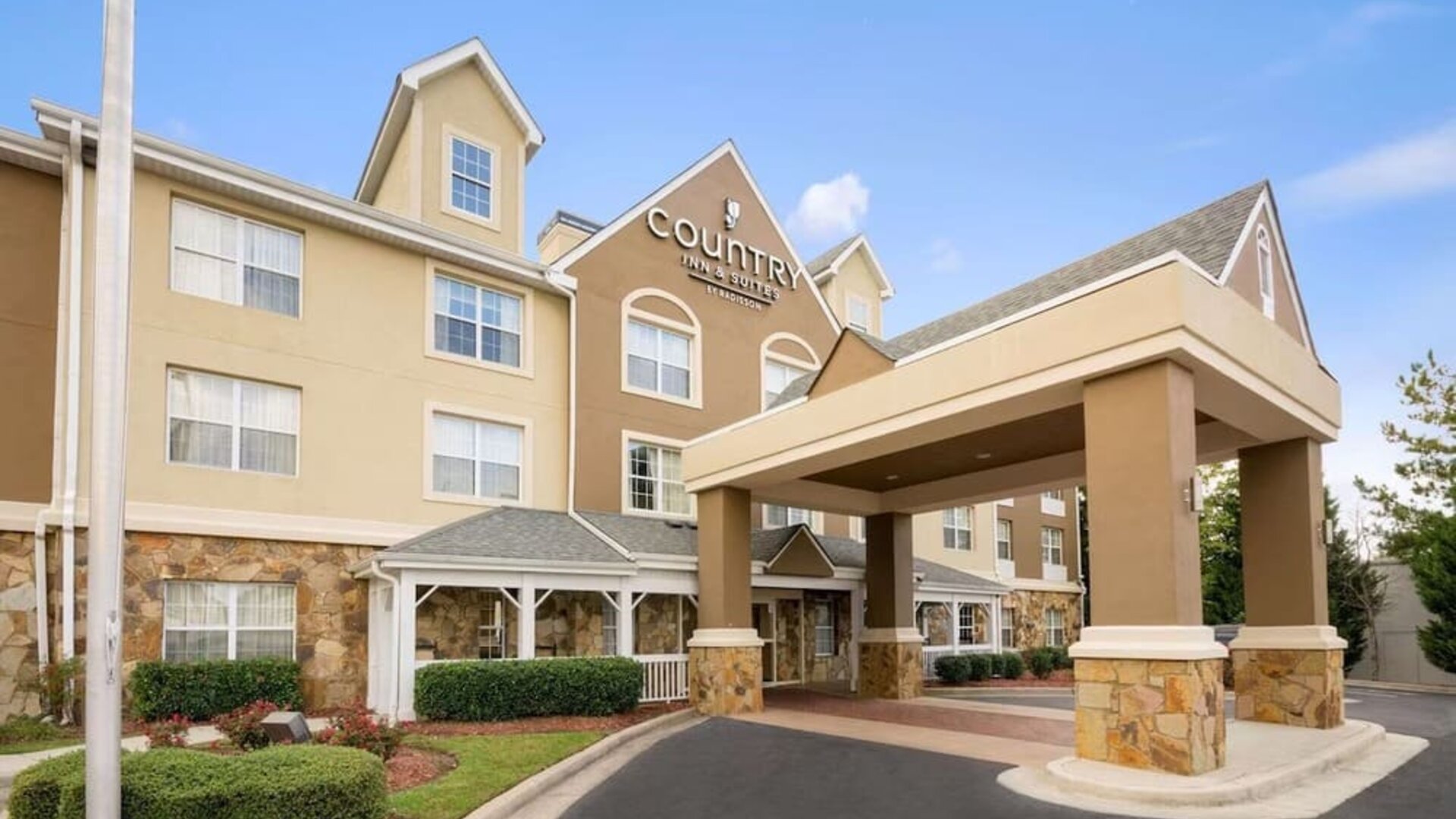 Exterior at Country Inn & Suites By Radisson, Norcross, GA.