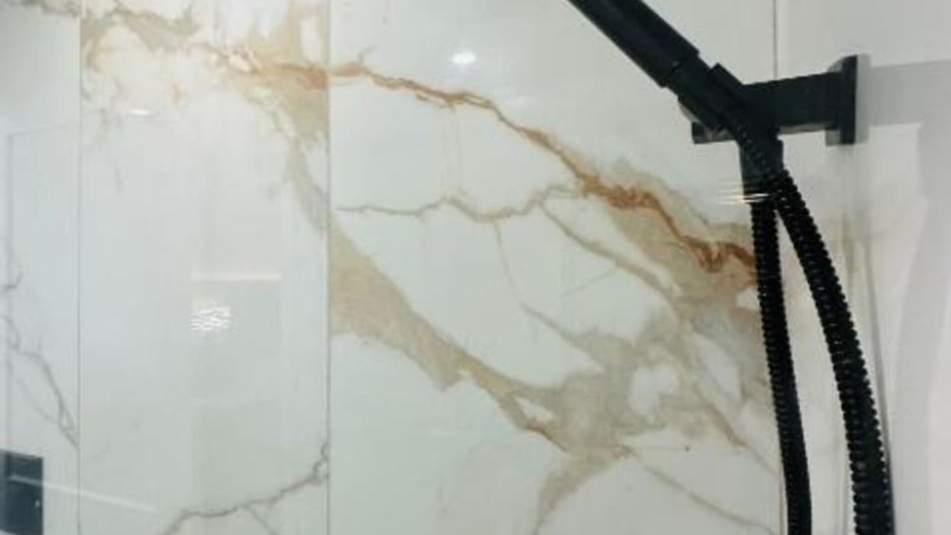 Bathroom at Nubell Motel.