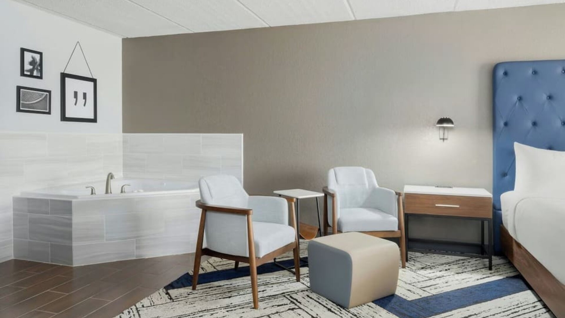 Day room at Four Points By Sheraton College Park Atlanta Airport.