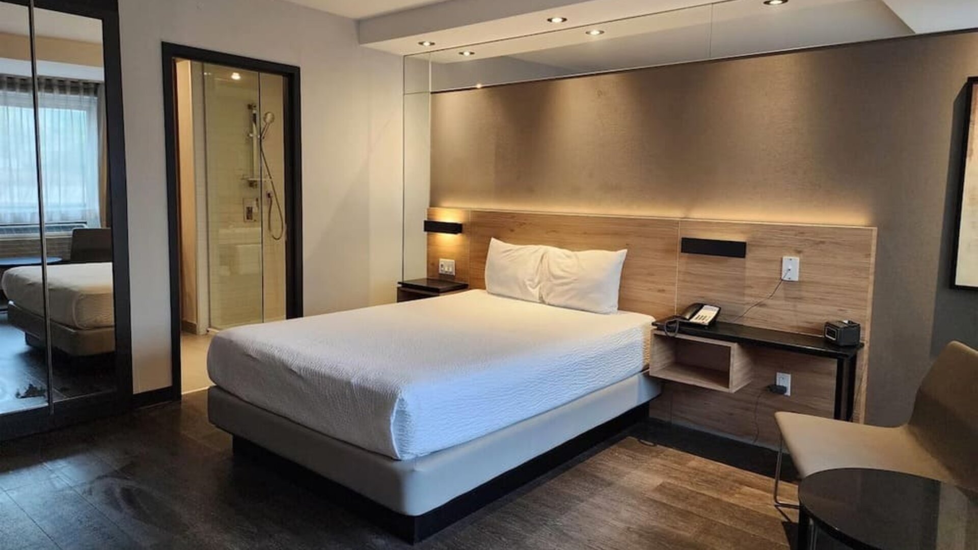 Day room at Ramada Laval By Wyndham.