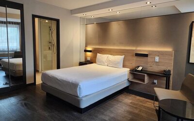 Day room at Ramada Laval By Wyndham.