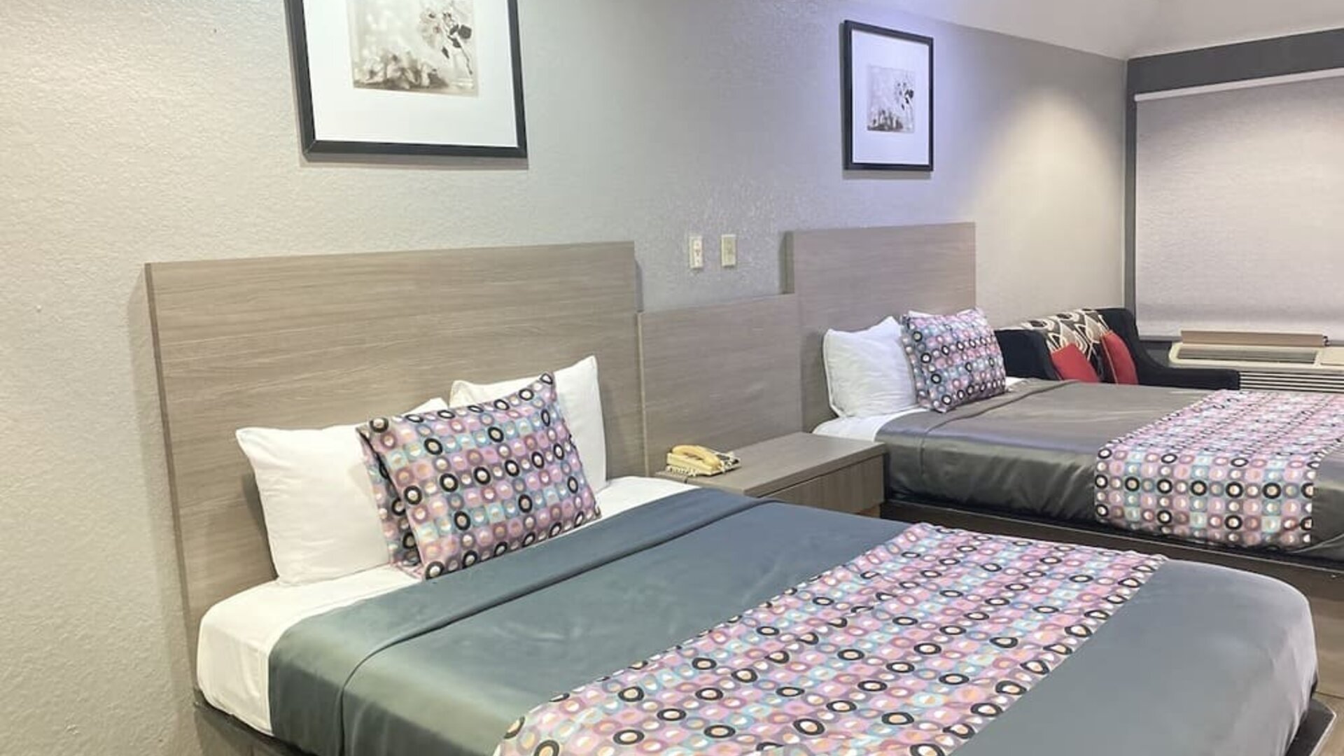 Day room at Island Suites Hobby Airport.