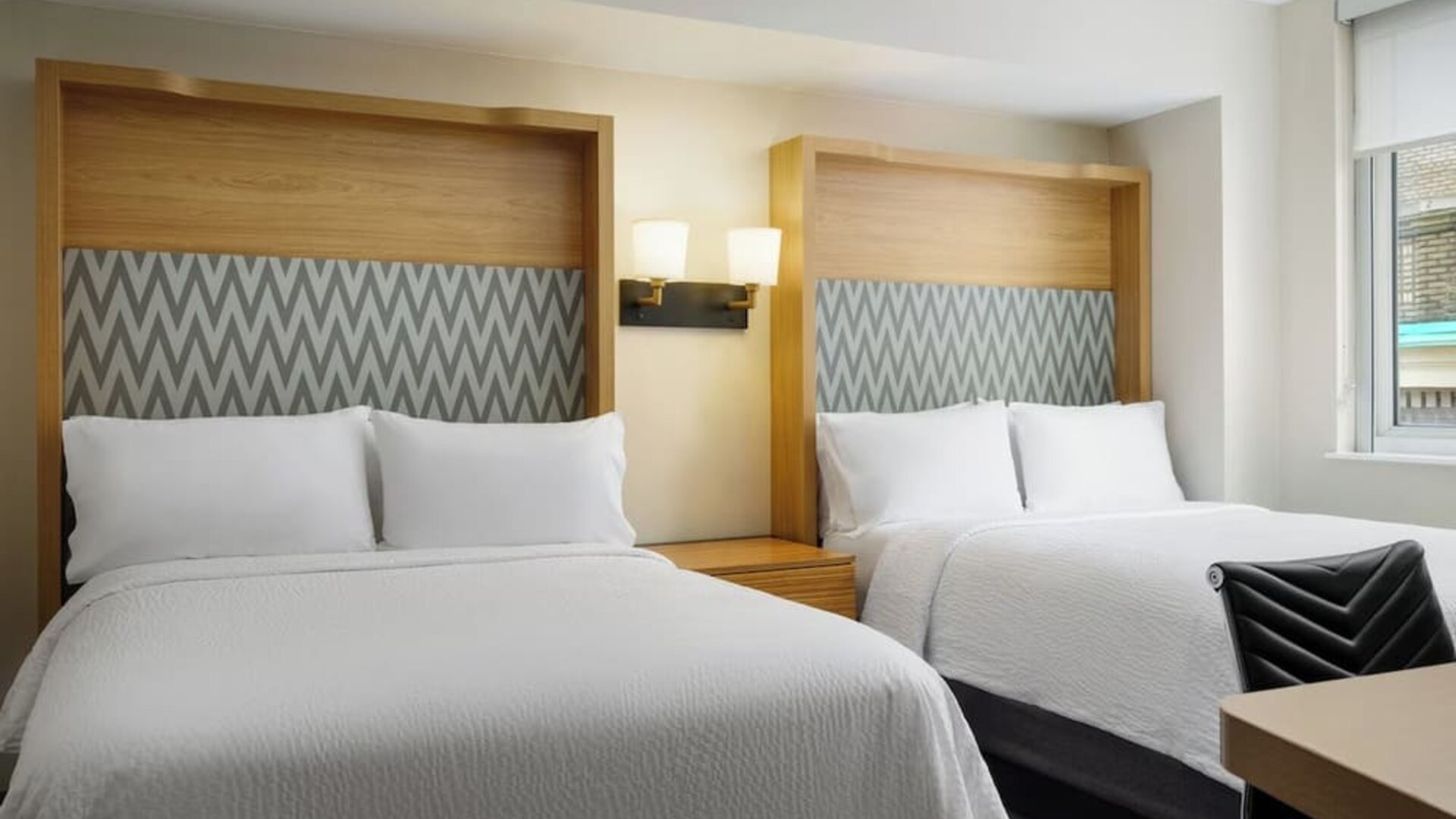 Day room at Holiday Inn Wall Street.