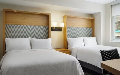 Day room at Holiday Inn Wall Street.