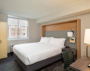 Day room at Holiday Inn Wall Street.