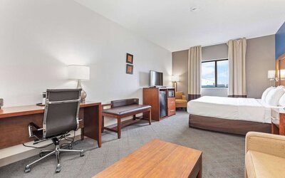 Day use room at Comfort Suites Lombard - Addison.