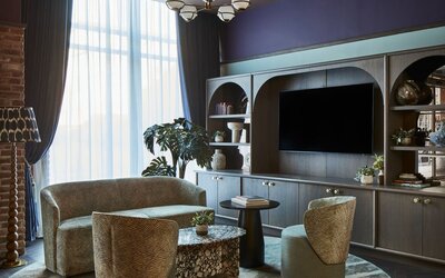 TV area at Leonardo Hotel Dublin Parnell Street.