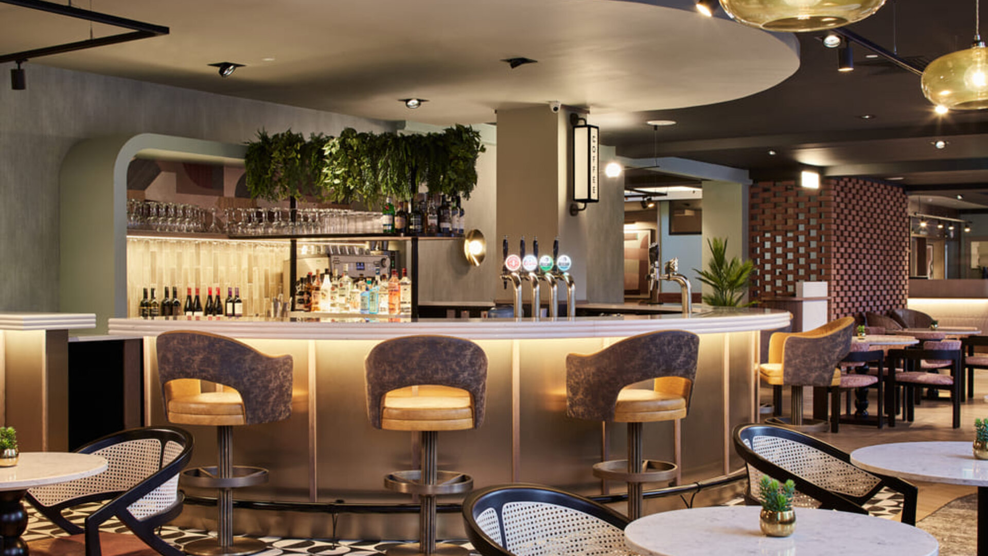 Hotel bar Leonardo Hotel Dublin Christchurch.