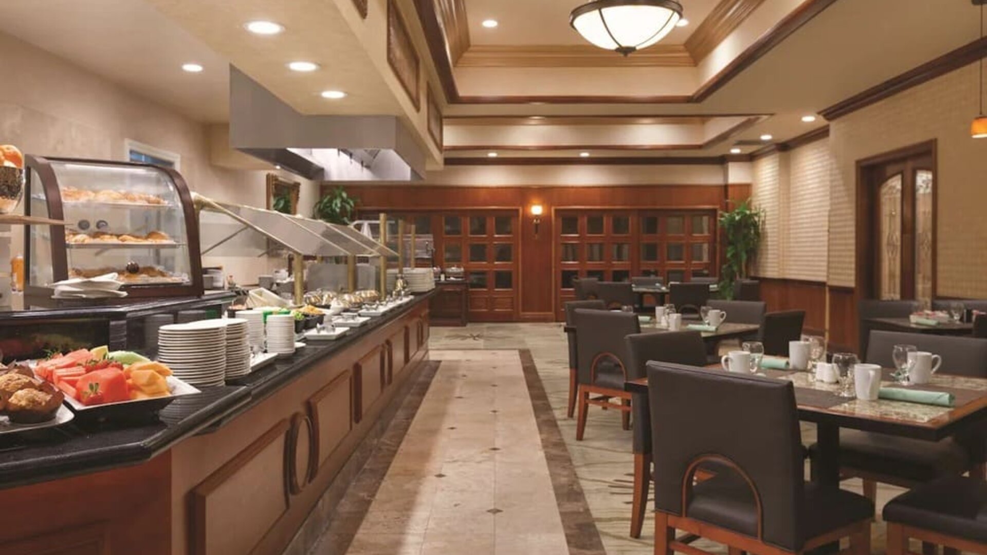 On-site dining at Hilton Los Angeles/San Gabriel for a relaxed meal during your daycation.