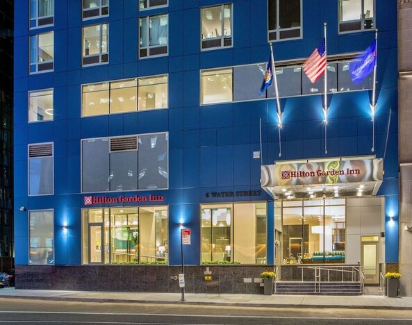 Exterior of Hilton Garden Inn NYC Financial Center/Manhattan Downtown.