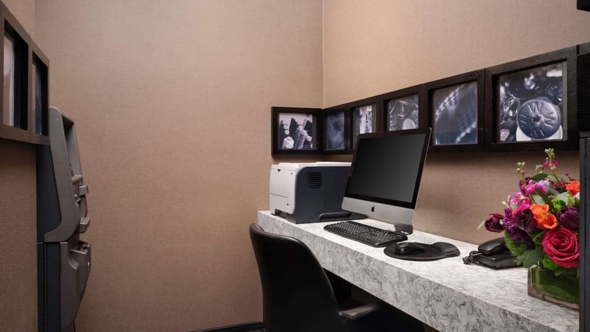 Fully equipped business center to meet your work needs at Hilton Fashion District.