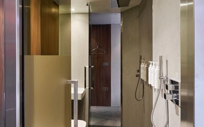 Bathroom at Four Points Flex By Sheraton Birmingham Jewellery Quarter.