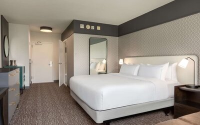 Day use room with natural light at the Hilton Baltimore BWI Airport.