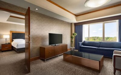 Living area inside day use room at the Hilton Baltimore BWI Airport.