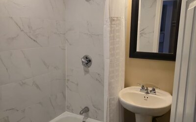 Bathroom at Nashoba Valley Inn & Suit.