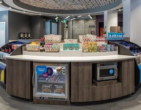 Snack bar and convenience store at Tru By Hilton Montreal Centre-Ville.