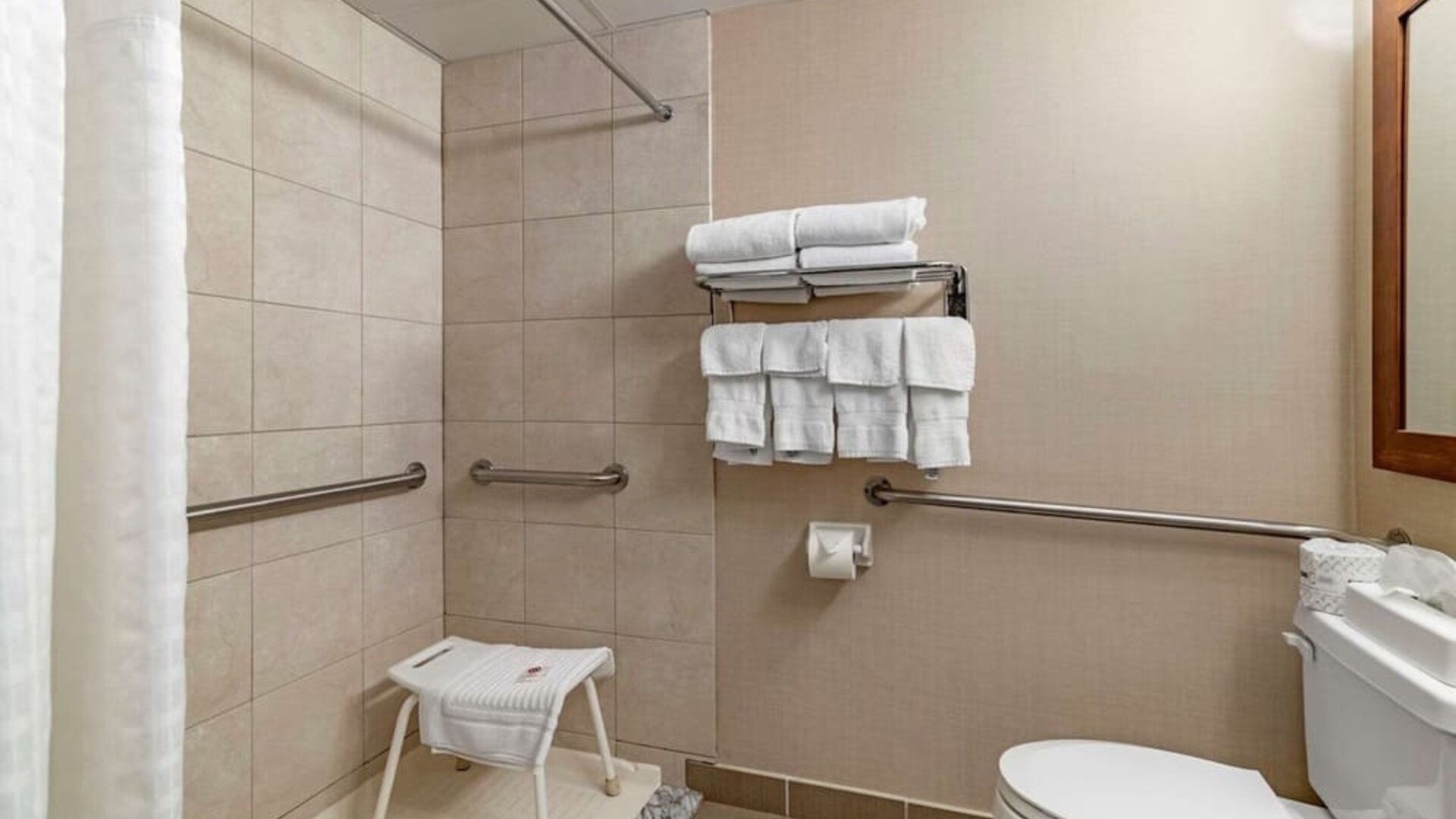 Bathroom with towels  at Comfort Inn Glenmont - Albany South.