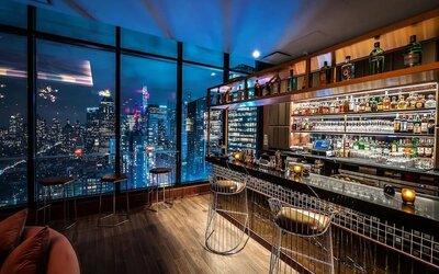 Rooftop bar overlooking the city at Aliz Hotel Times Square.