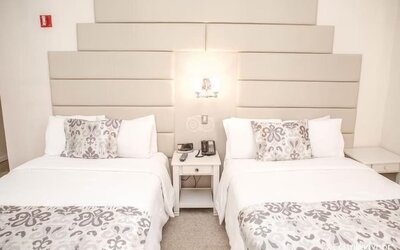 Day room at Da Vinci Hotel.