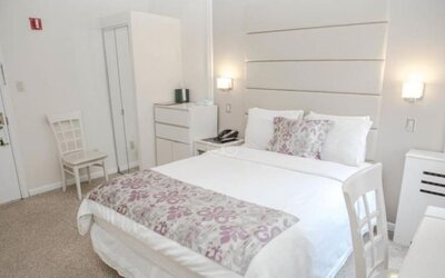 Day room at Da Vinci Hotel.