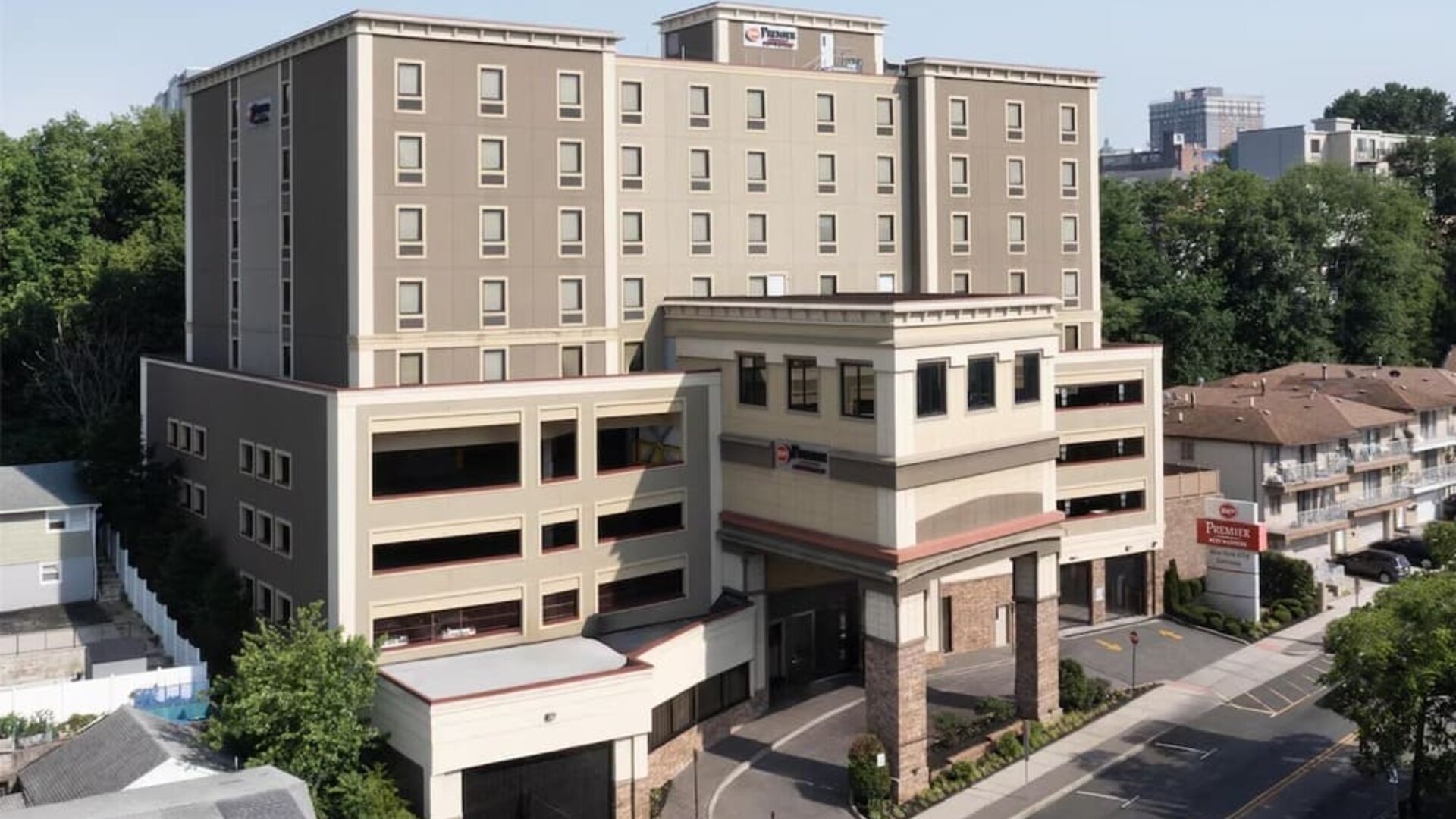 Exterior view of Best Western Premier NYC Gateway.