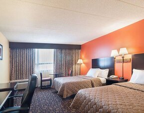 Day use room with work desk at Rodeway Inn Meadowlands.