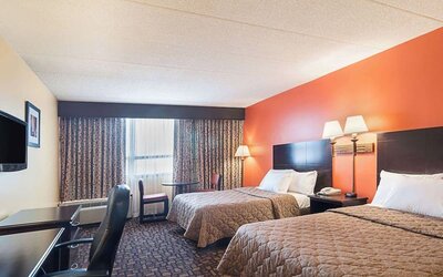 Day use room with work desk at Rodeway Inn Meadowlands.