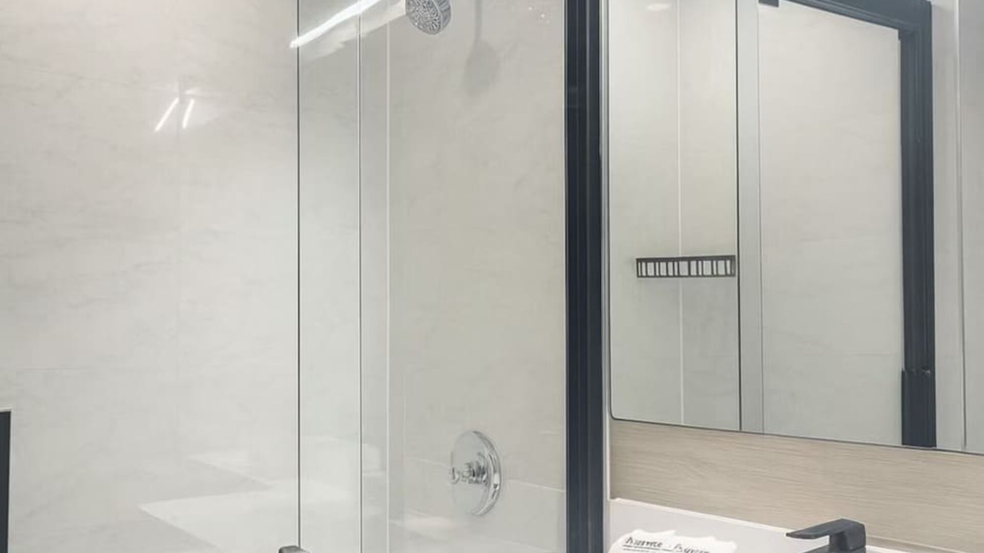 Bathroom at BKWAY HOTEL.