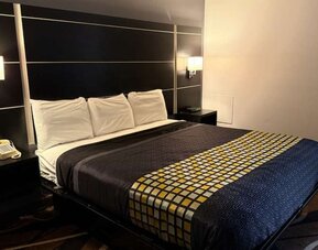 Day use room at Coratel Inn & Suites By Jasper Hastings.