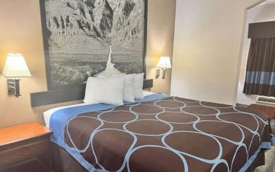 Day room at Hotel Piney Woods.