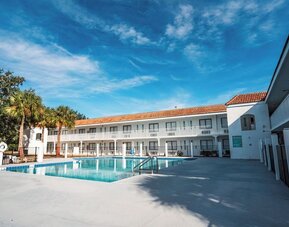 Exterior view of Travelodge by Wyndham Fundamental.