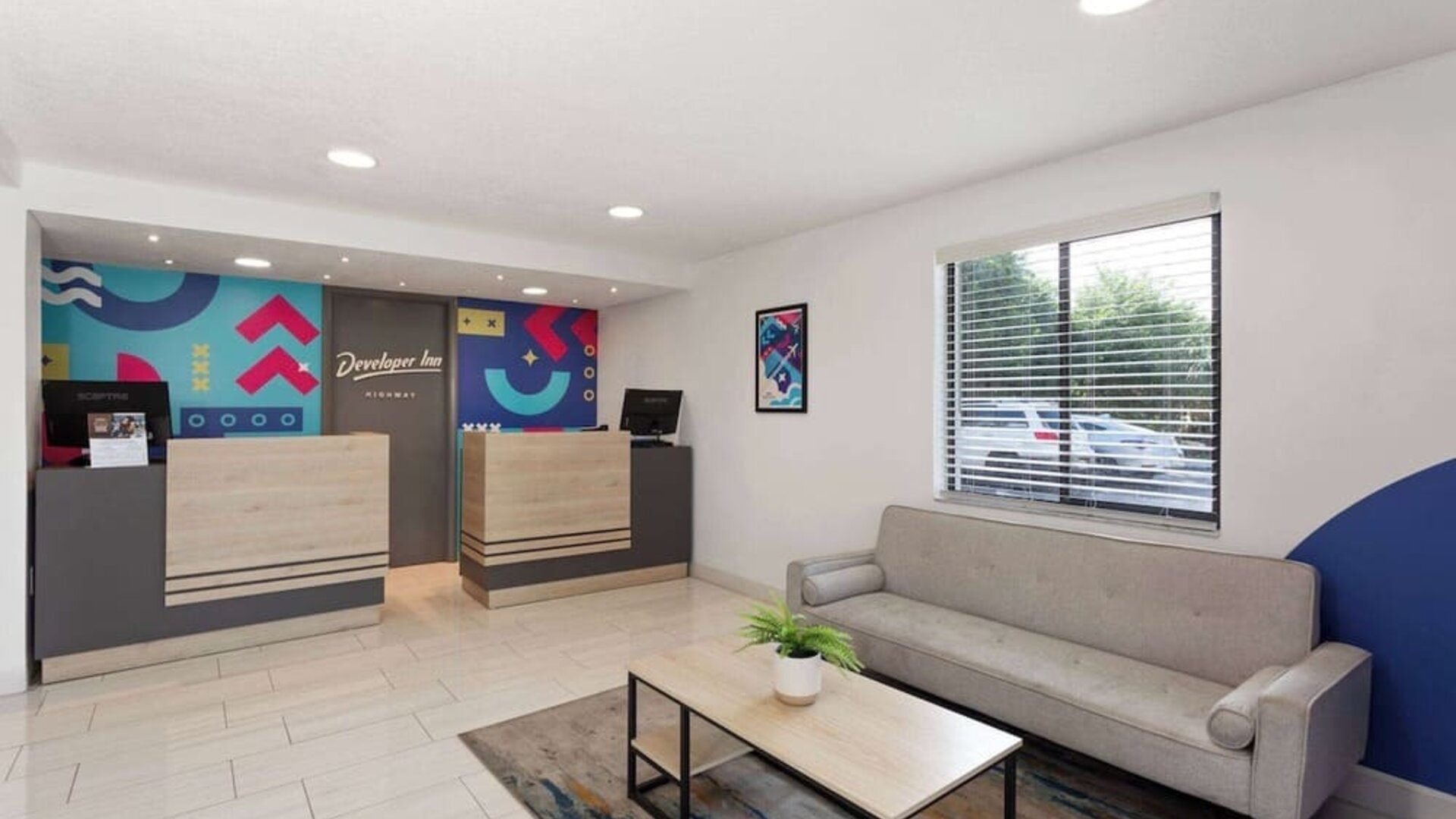 Reception area at Howard Johnson by Wyndham Highway.