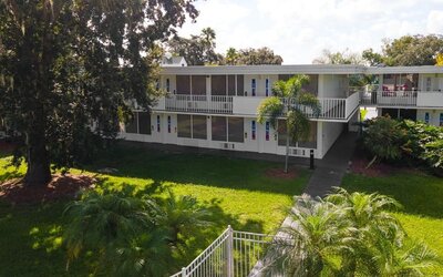 Exterior view of Baymont by Wyndham Maingate.