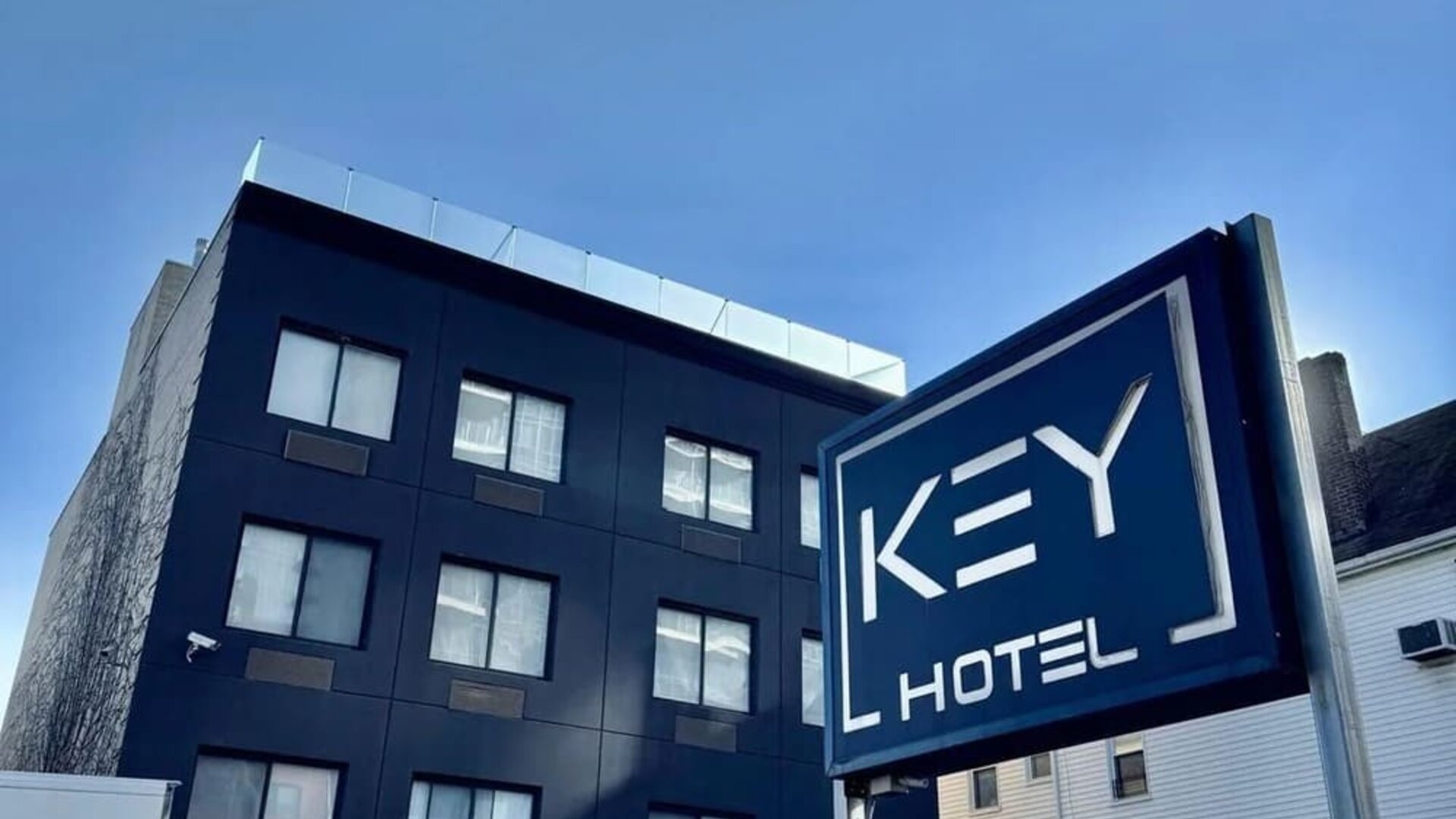 Exterior view of Hotel Key.