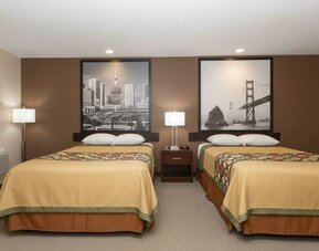 Day room at Coratel Inn And Suites By Jasper Wichita North.