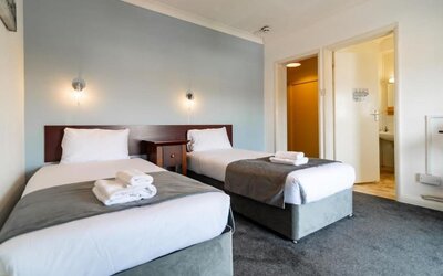 Day room with ensuite at The Southcliff Hotel.