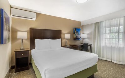 Day room with workspace at Best Western Fort Lee.