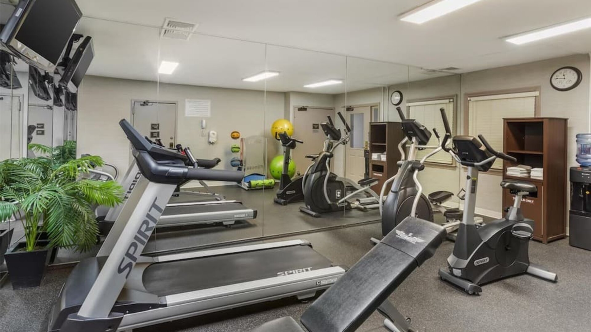 Fitness center at Best Western Fort Lee.