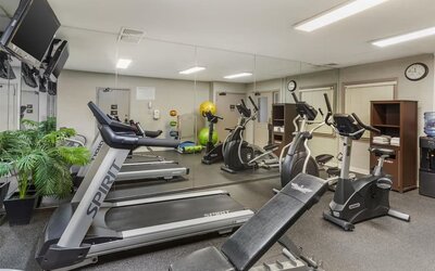 Fitness center at Best Western Fort Lee.