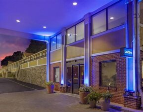 Exterior view of Best Western Fort Lee.