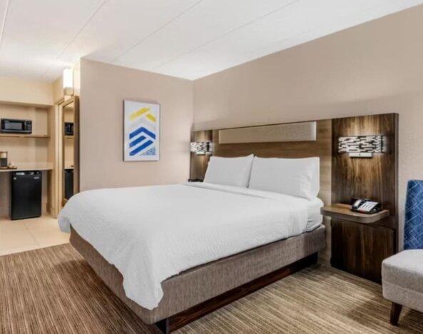 Day use room at Holiday Inn Express Chicago - Downers Grove.